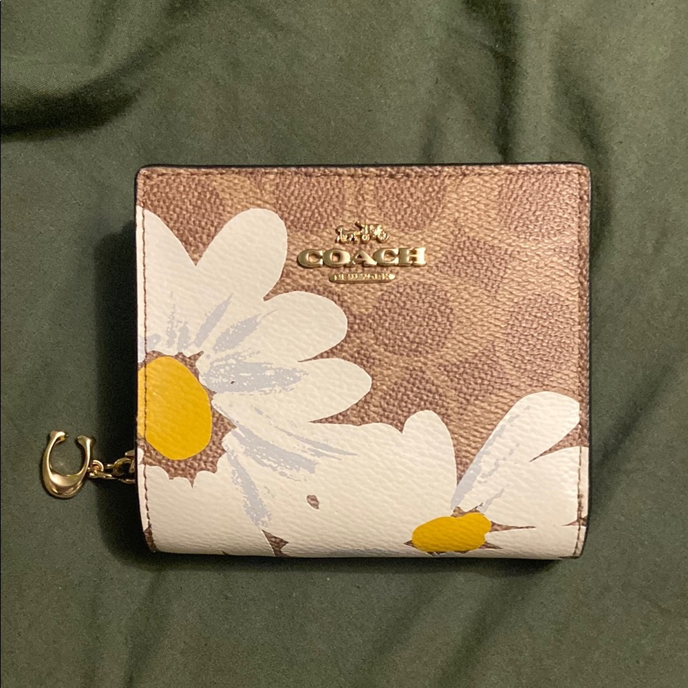 Coach snap wallet floral